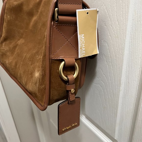 Michael Kors " Hewitt" Women's Caramel Leather Suede Crossbody/Messenger Bag. - Picture 7 of 16